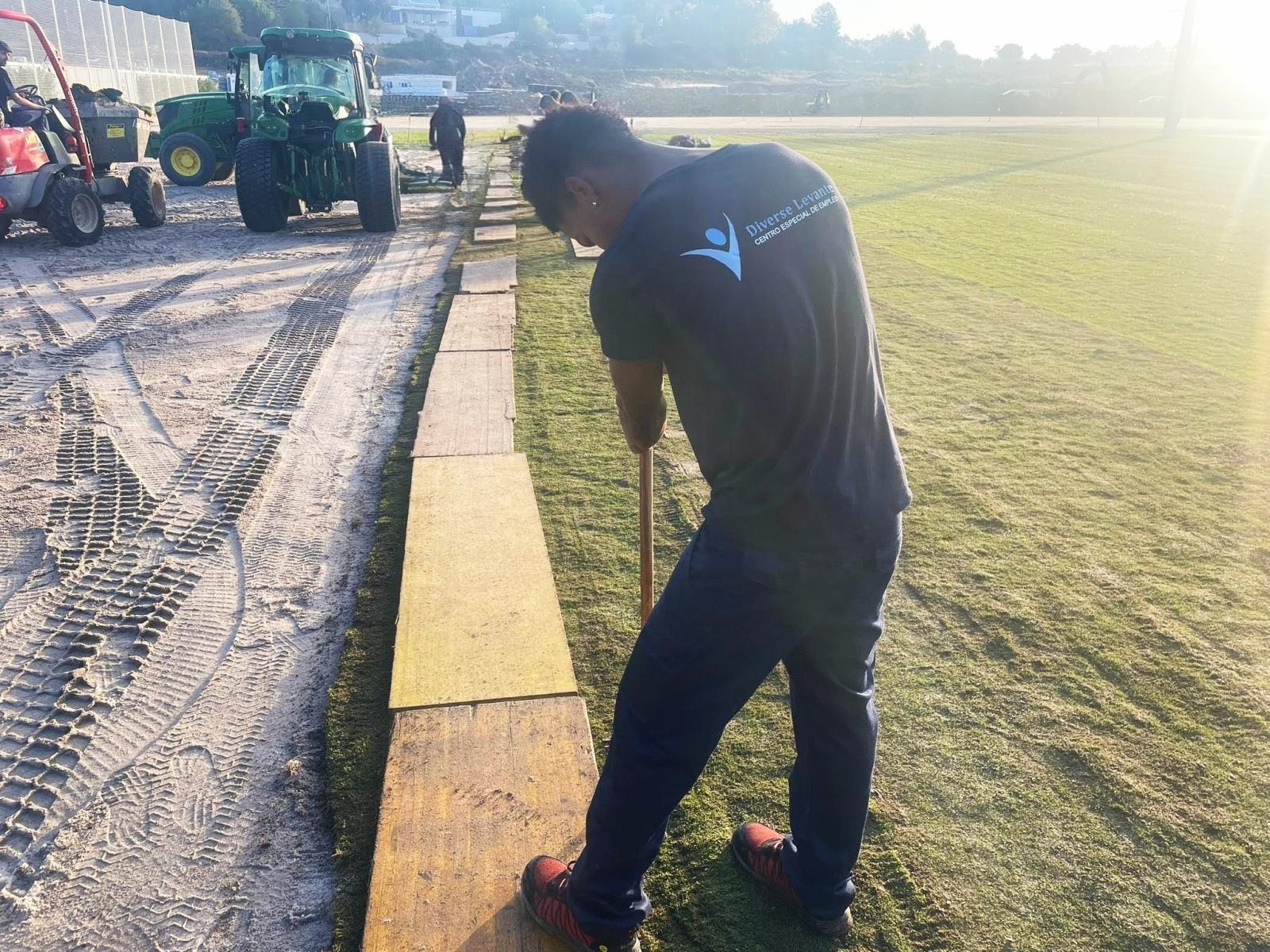 Uno de los jóvenes trabajando en Diverse Levante